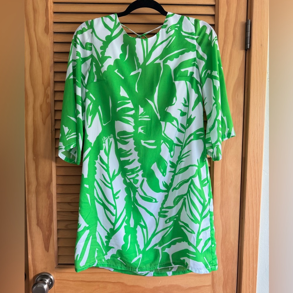 Green and white tunic dress, v in back